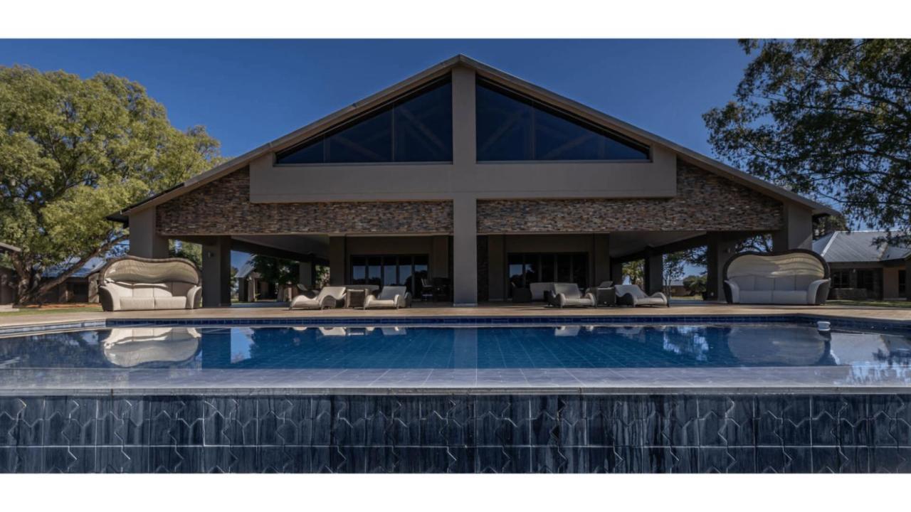 Sandune Game Lodge Gobabis Екстериор снимка