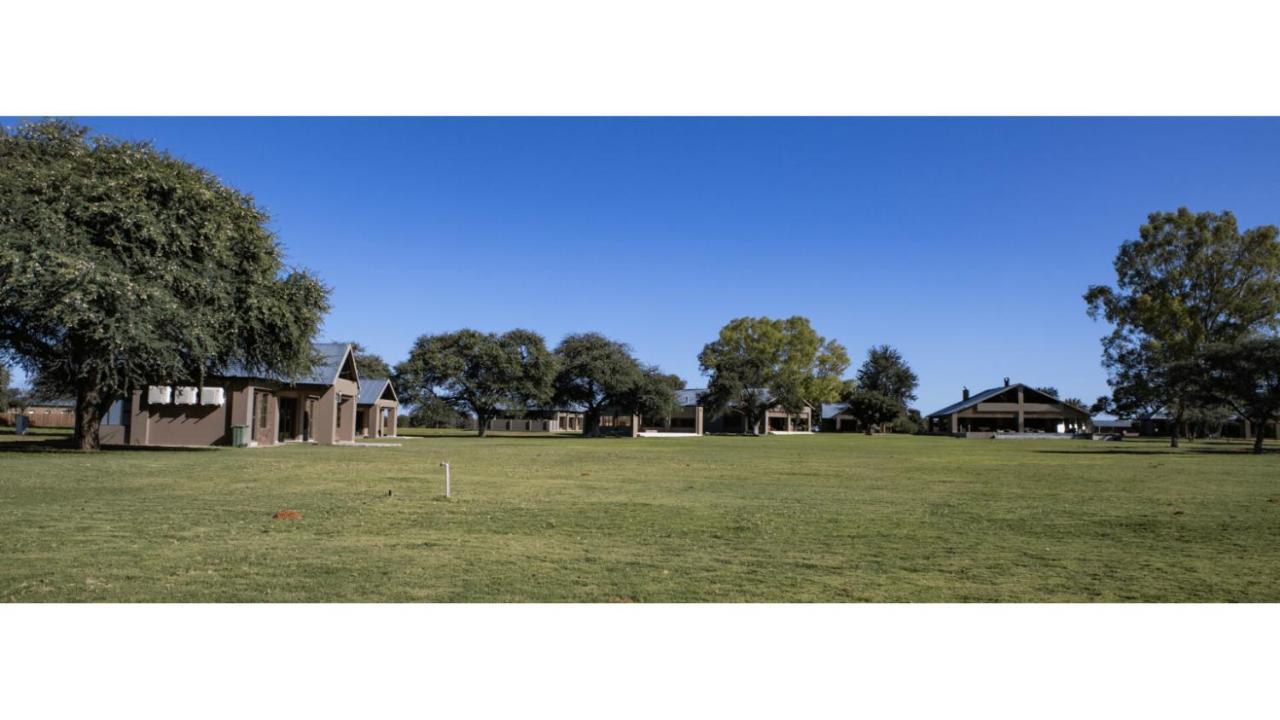 Sandune Game Lodge Gobabis Екстериор снимка
